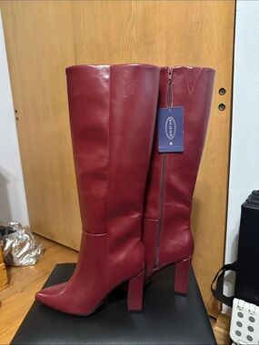Women’s Burgundy Knee-High Block Heel Boots